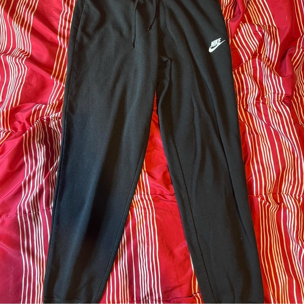 nike black sweatpants / joggers